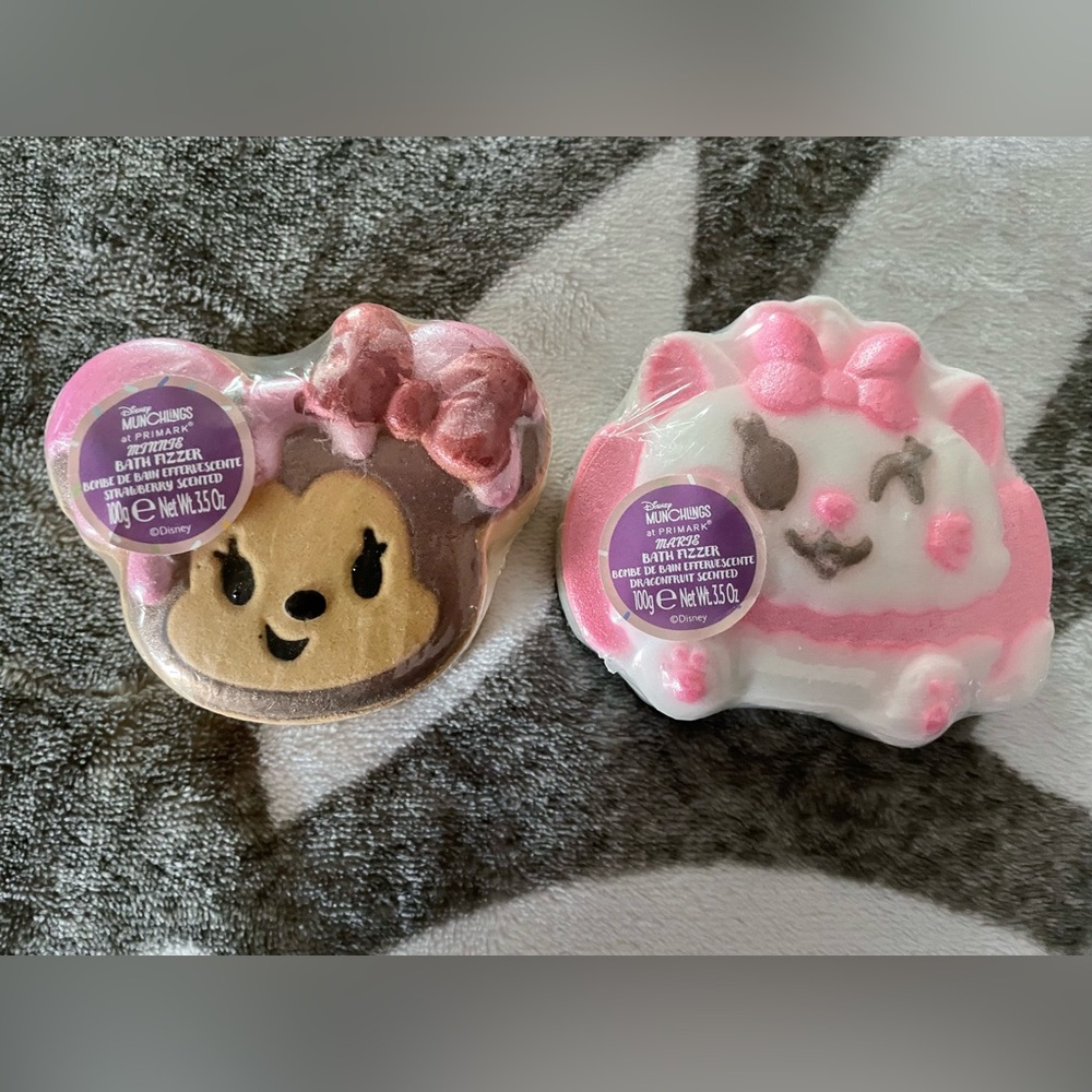 2 X DISNEY CHARACTER BATH FIZZERS BOMBS MINNIE MUNCHLINGS MARIE PRIMARK